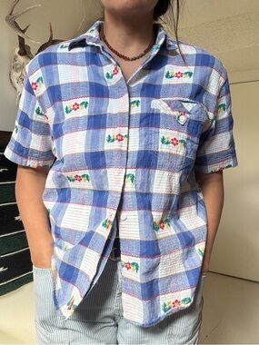 Blue Checked Short-Sleeve Button-Down Shirt with Floral Embroidery